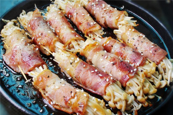 烤培根卷金针菇怎么做,烧烤培根金针菇卷的做法大全