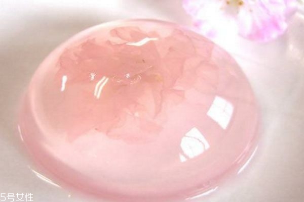 吃果冻注意事项,吃果冻的正确方法