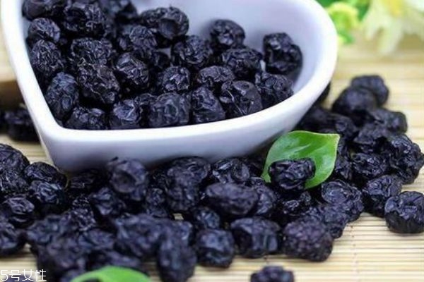 蓝莓干泡水怎么泡,蓝莓干怎样泡水