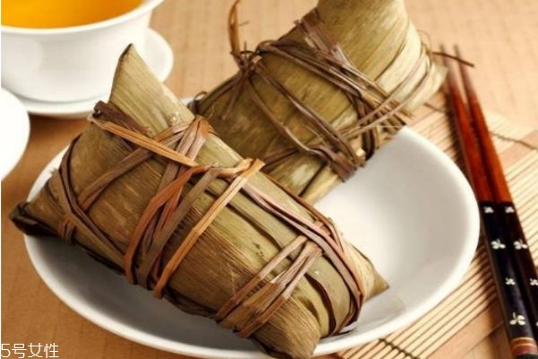 煮粽子有什么技巧,如何正确的煮粽子 煮粽子有什么技巧,如何正确的煮粽子