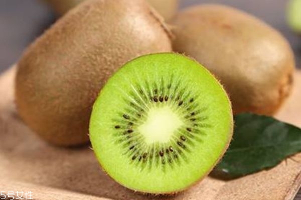 猕猴桃不能多吃,哪些人不宜吃猕猴桃够