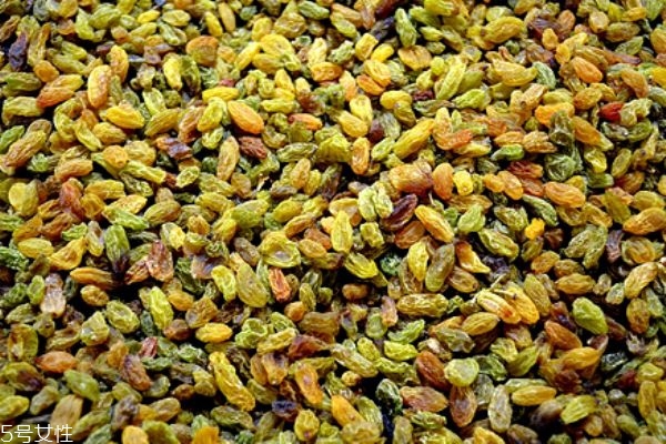不同颜色的葡萄干有什么区别,葡萄干有几种颜色