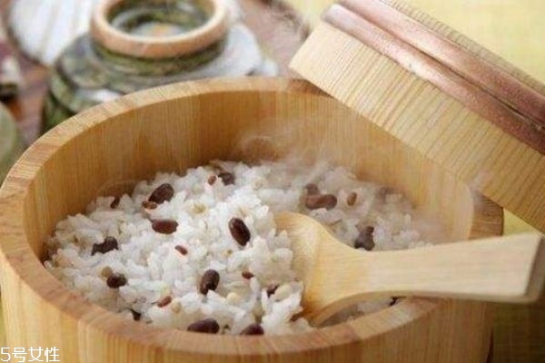 米饭少吃点会瘦吗,米饭减肥还是增肥 米饭少吃点会瘦吗,米饭减肥还是增肥