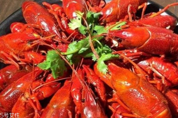 洗虾被扎了怎么办,处理虾的时候被扎到怎么办