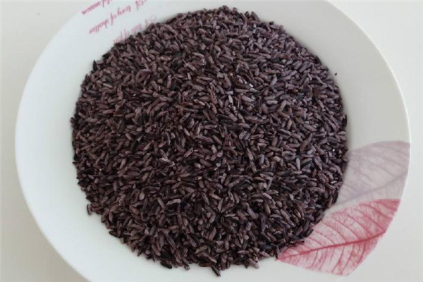 紫米面包怎么做,紫米面包里的紫米怎么做