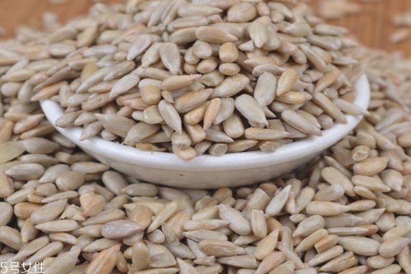 卖的瓜子仁是怎么剥出来的,瓜子仁是怎么剥出来的