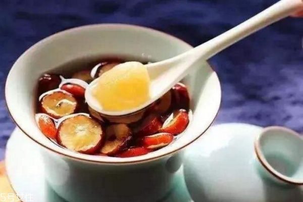 红枣泡水的禁忌,红枣泡水的禁忌和功效 红枣泡水的禁忌,红枣泡水的禁忌和功效