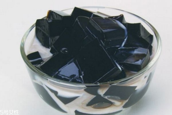 吃龟苓膏的好处和坏处,吃龟苓膏有什么好处