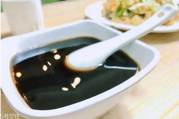 龟苓膏的功效和作用及禁忌,龟苓膏的功效和作用小孩能吃吗