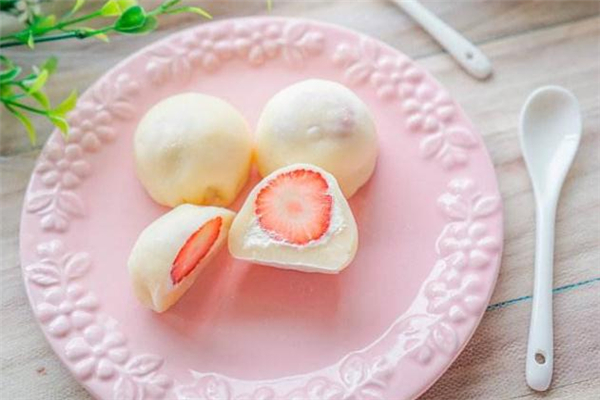 草莓雪媚娘的做法,草莓雪媚娘的图片欣赏