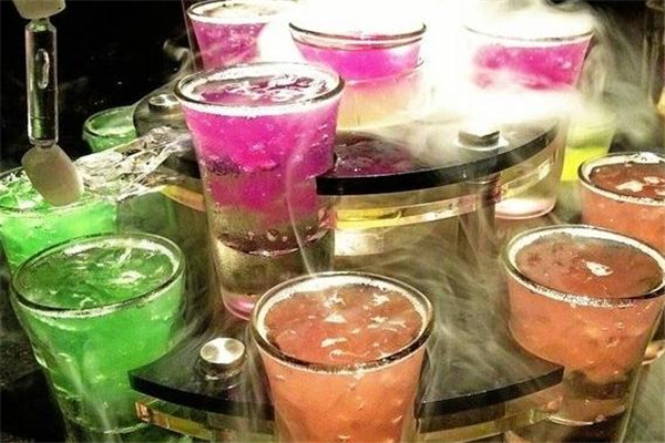 果冻酒是什么,一个果冻相当于一瓶酒 果冻酒是什么,一个果冻相当于一瓶酒