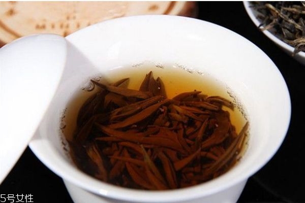 梅占红茶怎么泡,红梅酒怎么泡