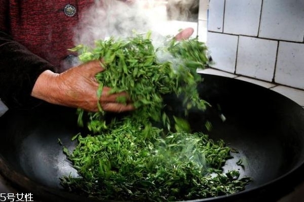 绞股蓝和山楂泡水喝的功效,绞股蓝和山楂片泡水喝有什么作用 绞股蓝和山楂泡水喝的功效,绞股蓝和山楂片泡水喝有什么作用