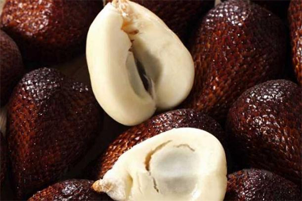 蛇皮果是什么样子的,外表像蛇皮的果子