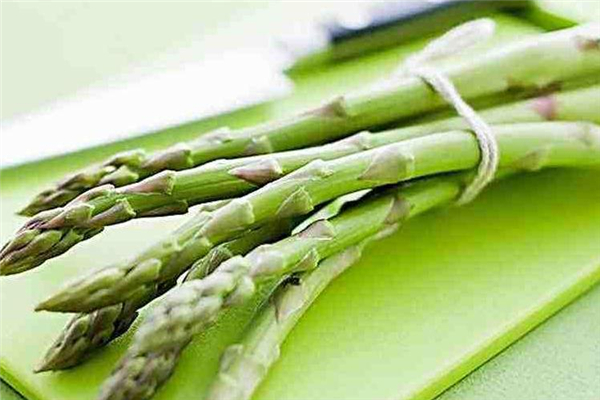芦笋的热量是多少大卡,芦笋的热量
