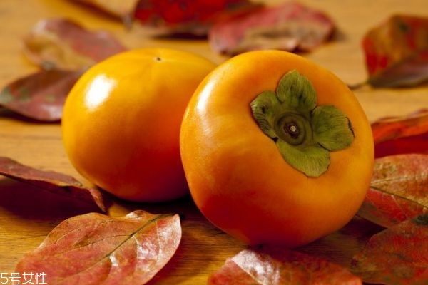 吃柿子的禁忌大全详解,吃柿子的禁忌食物有哪些