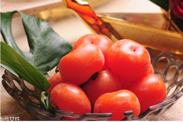 柿子和香蕉能一起吃吗会中毒吗,吃柿子好不好