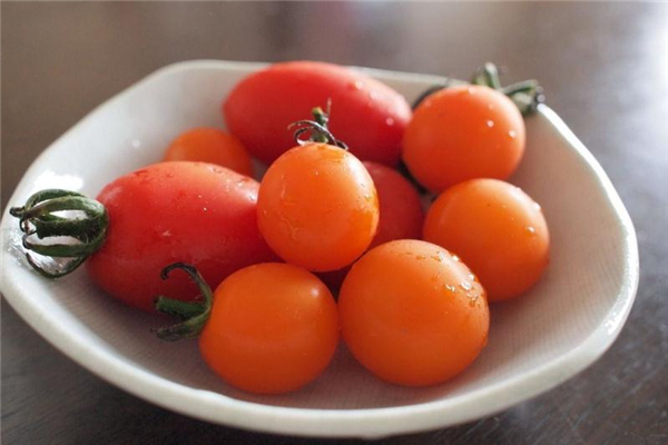 圣女果一天吃多少合适,圣女果一天吃几个什么时候吃最好