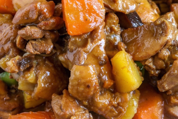 黄焖鸡好吃的诀窍,黄焖鸡怎么做才好吃