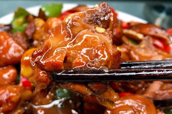 黄焖鸡需要什么材料,黄焖鸡的做法,我们需要注意这些