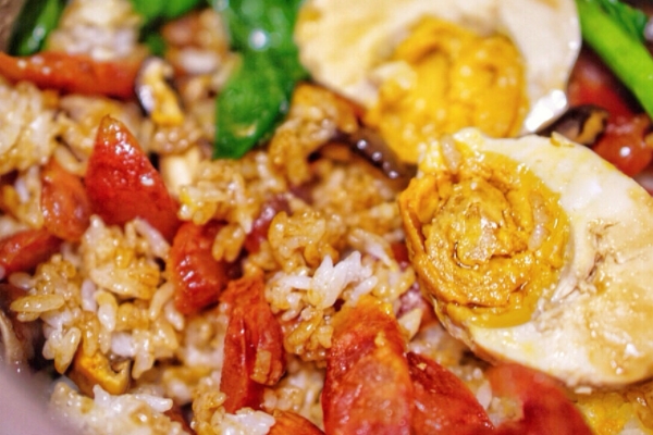 煲仔饭的正确吃法,煲仔饭有什么