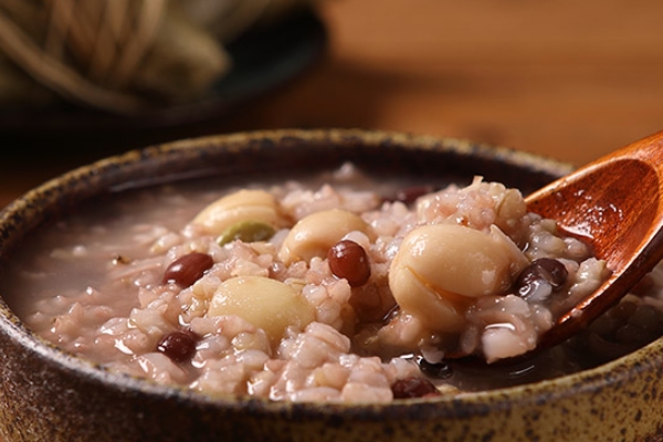 八宝粥和腊八粥有什么区别,腊八粥是八宝粥一样的吗