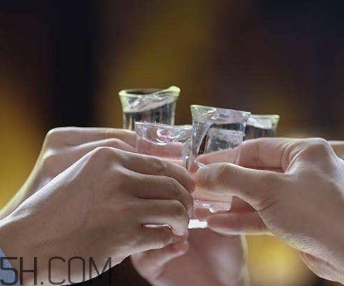 长期喝酒会引起高血压吗,喝酒对高血压的危害有多大