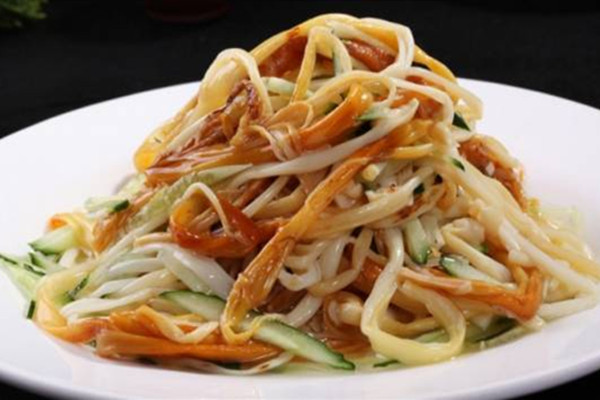 凉拌金针菇的技巧(凉拌金针菇的方法)