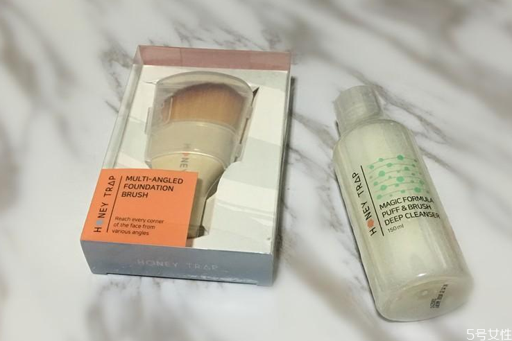 粉扑清洁剂有必要吗,粉扑清洁剂可以洗化妆刷吗 粉扑清洁剂有必要吗,粉扑清洁剂可以洗化妆刷吗