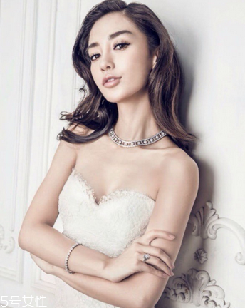 天使蜜粉版本不同如何选购(天使蜜粉药妆版区别)