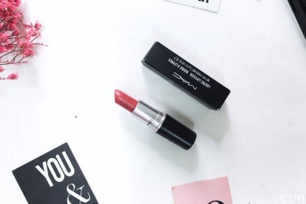 迪奥和mac口红差距大吗,迪奥好还是mac好 迪奥和mac口红差距大吗,迪奥好还是mac好