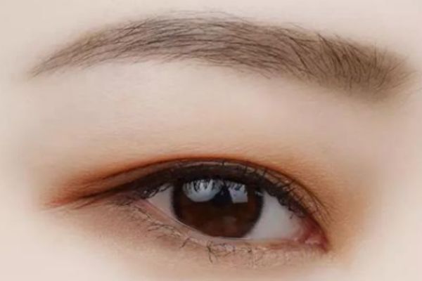 内双眼妆的画法步骤图片,内双眼皮怎么画眼妆