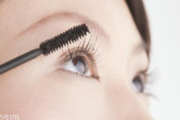 韩国眼妆的画法步骤图片,欧美眼妆画法