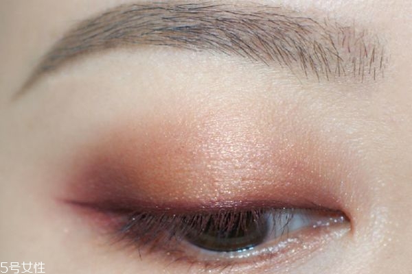 磨砂膏和沐浴露的使用顺序(身体磨砂膏和沐浴露的使用顺序)