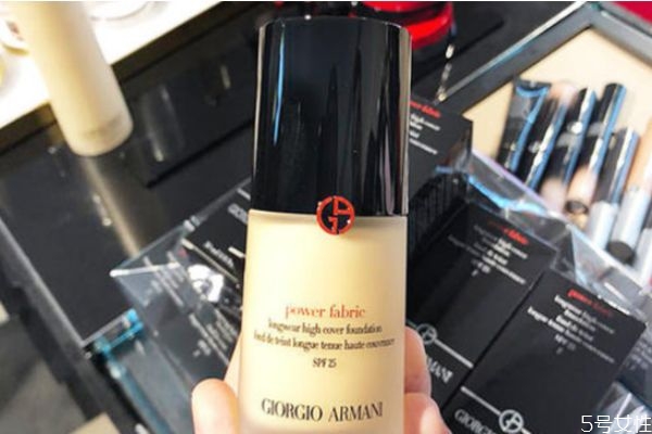 阿玛尼粉底液2号和3号的区别,阿玛尼权力粉底液2号和3号对比 阿玛尼权力粉底液色号