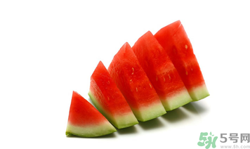 螃蟹和哪些食物相克(螃蟹和哪些食物相克?)