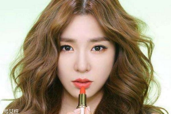 棕色眼妆的画法步骤图片,深棕色眼影的画法 棕色眼妆的画法步骤图片,深棕色眼影的画法