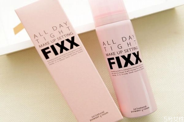 定妆喷雾在眼妆前还是后使用?,定妆喷雾用在眼影前还是后