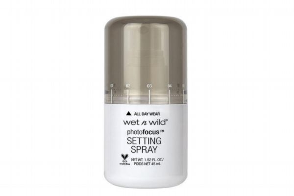 用完定妆喷雾怎么补妆,定妆喷雾可以补妆吗 用完定妆喷雾怎么补妆,定妆喷雾可以补妆吗