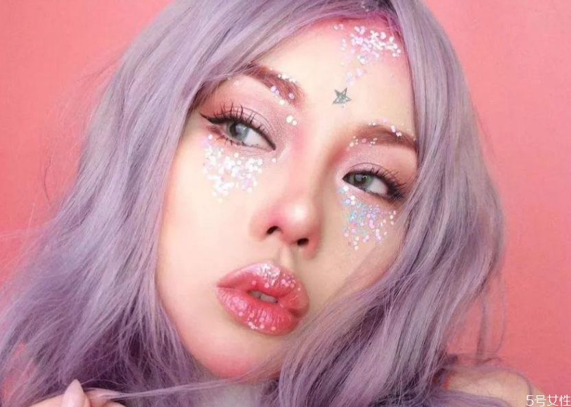 儿童化妆亮片用什么粘,儿童妆亮片的使用方法