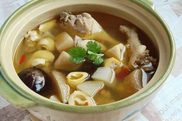 什么时候喝老鸭汤最好呢(老鸭汤什么时候吃最好)