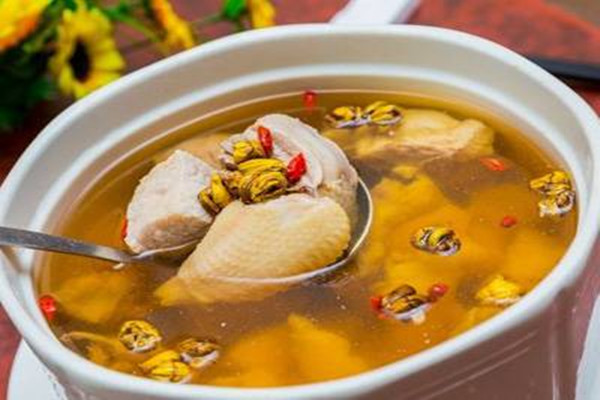 散粉能去头发油吗,散粉可以去头发油吗