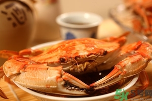 吃螃蟹要注意什么(螃蟹吃什么东西?)