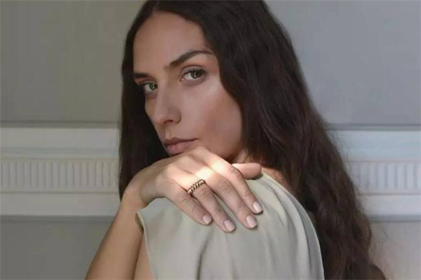 卡地亚铁钉戒指,卡地亚戒指钉子 卡地亚铁钉戒指,卡地亚戒指钉子