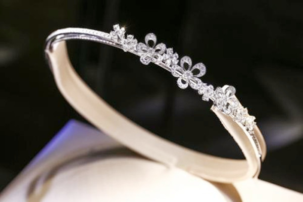 铂金为什么不能和黄金佩戴一起,铂金和黄金可以一起戴吗