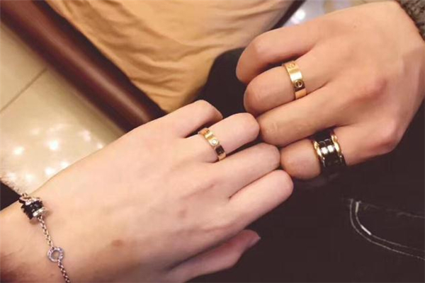 卡地亚对戒价格表官网,卡地亚的对戒是一对的价格还是一个 卡地亚对戒价格表官网,卡地亚的对戒是一对的价格还是一个