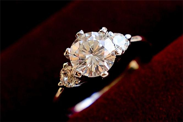 婚戒是什么时候戴 领证还是婚礼,领证之后可以戴婚戒了吗