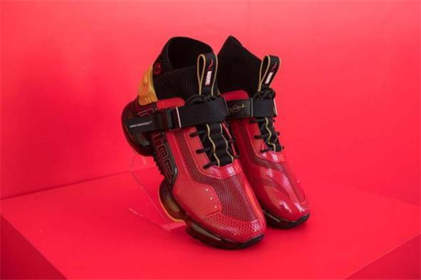 安踏钢铁侠联名测评,安踏蜘蛛侠联名款