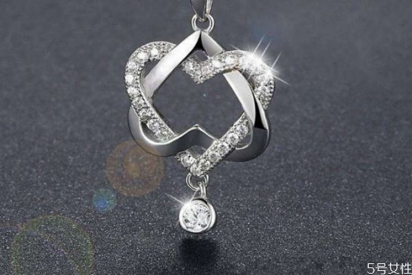 925银饰品可以戴着洗澡吗?,银项链925洗澡可以带吗 925银饰品可以戴着洗澡吗?,银项链925洗澡可以带吗