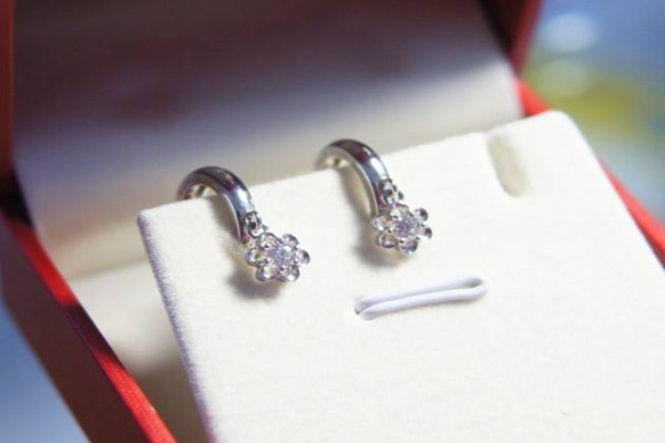 金至尊钻戒可以回收吗,金戒指回收价格表